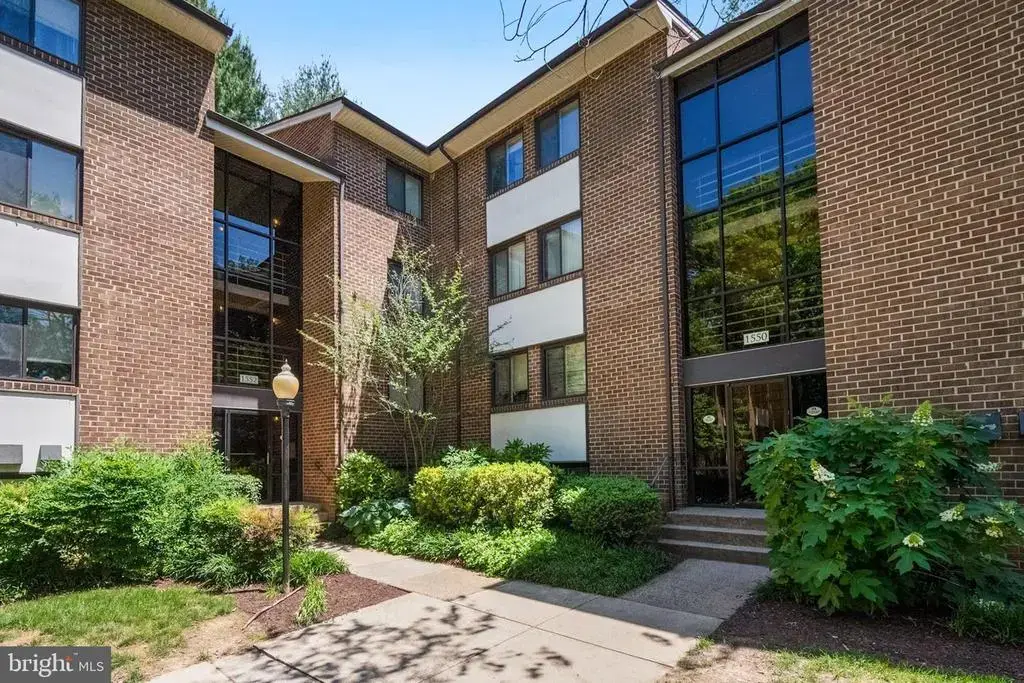 1550-22b Northgate Sq, RESTON