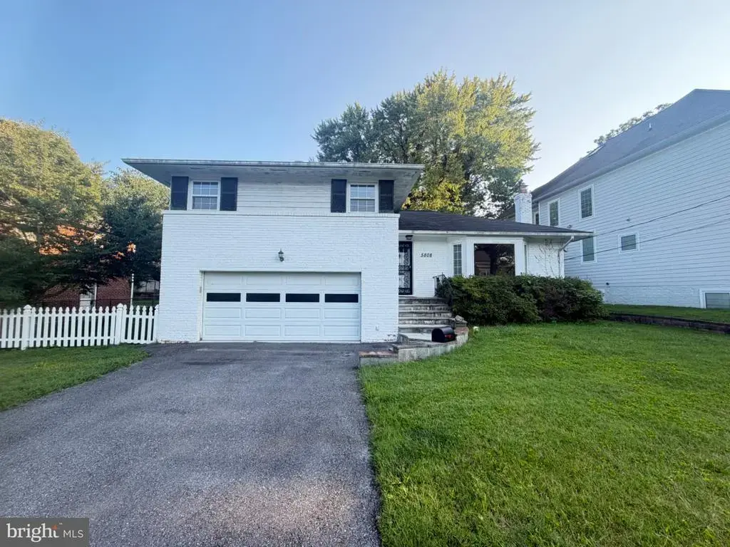 5808 Greentree Rd, BETHESDA