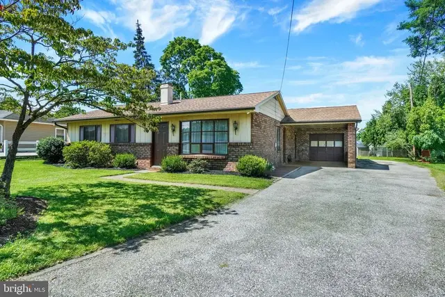 2415 Dunbar Rd, York