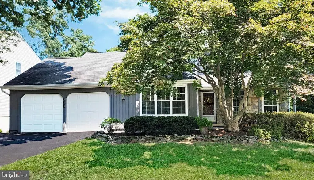 12506 Charles Stewart Ct, FAIRFAX