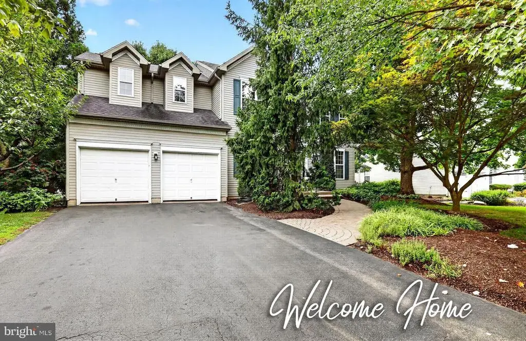 42 Stonehedge Dr, HIGHTSTOWN