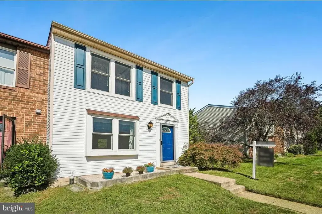 5572 Glasgow Woods Ct, FAIRFAX