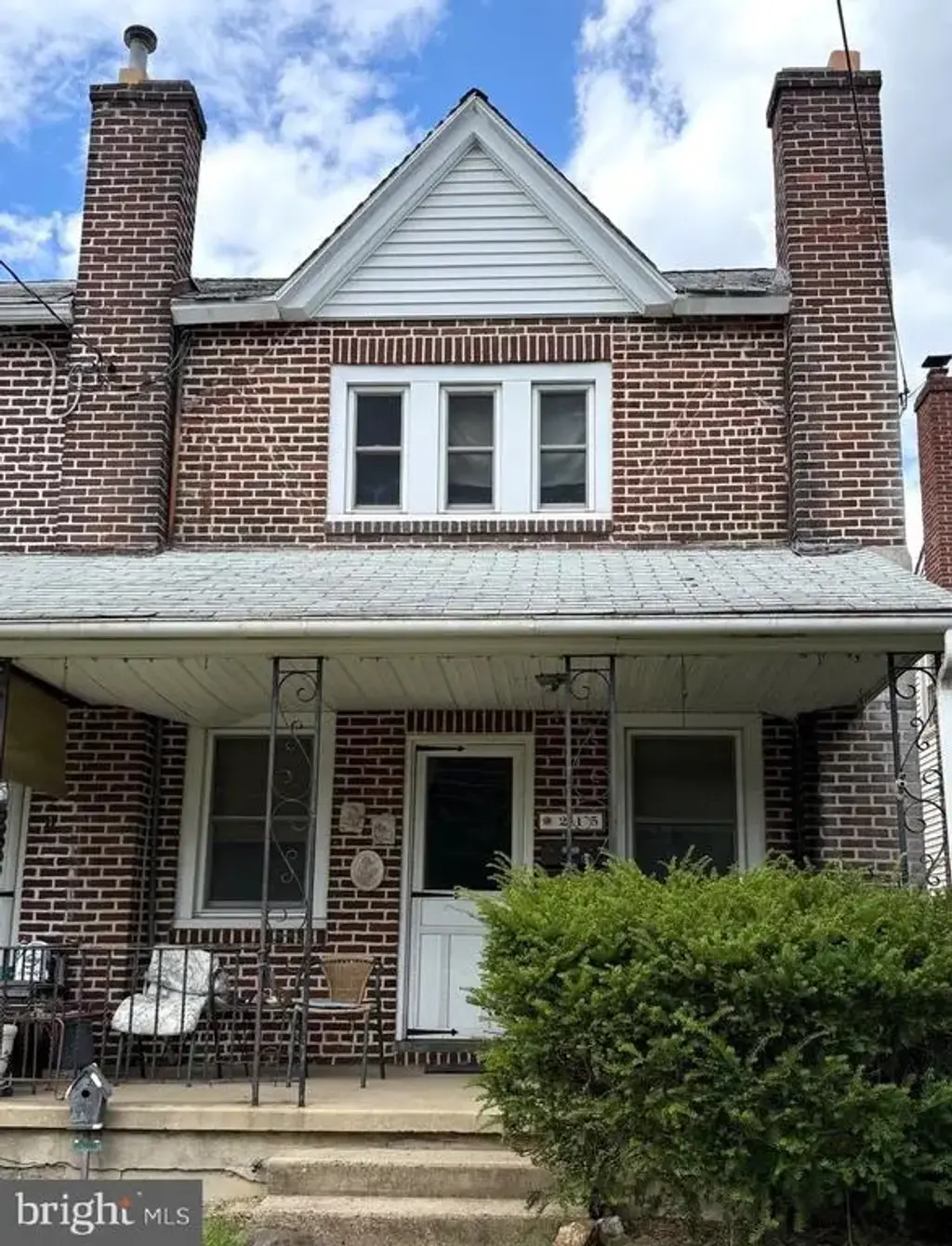 215 E Clinton Ave, OAKLYN