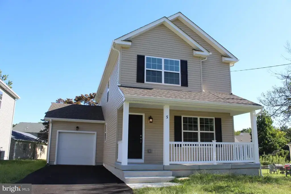 5 Buttonwood Ave, NEW CASTLE