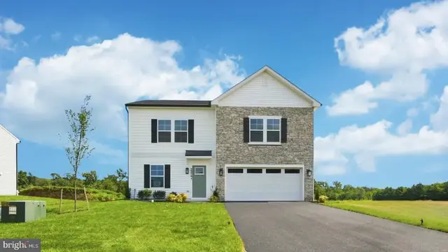 2376 Wind River Dr, Chambersburg