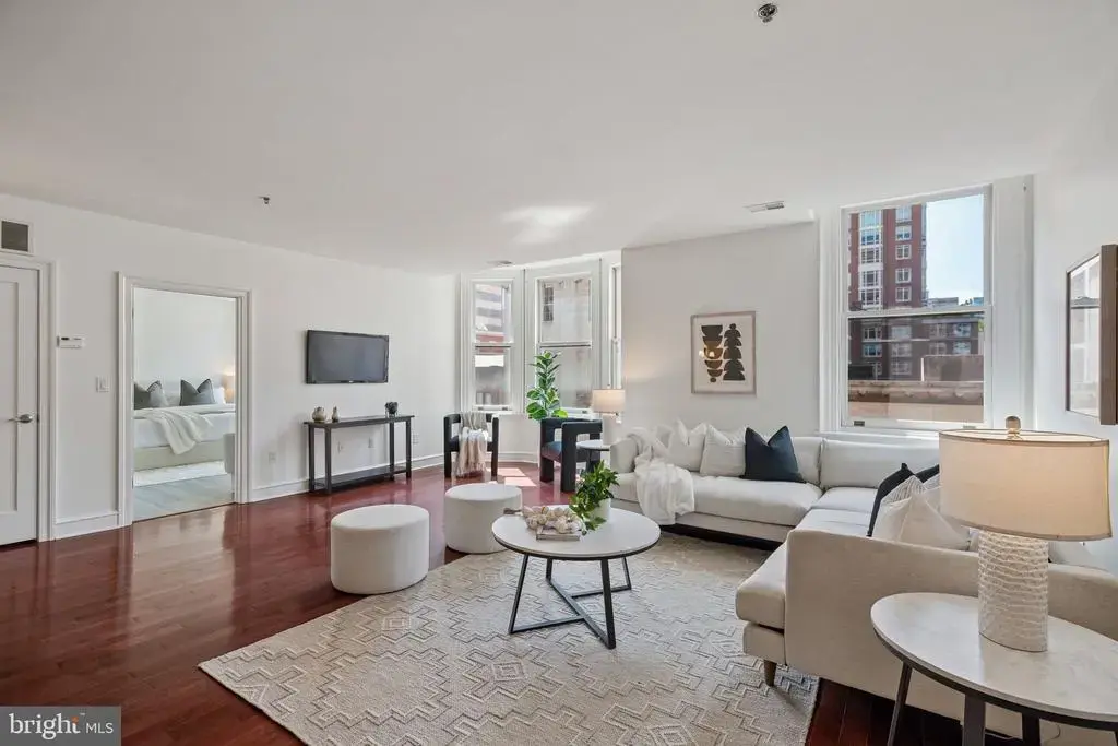 1811 Chestnut St #402, PHILADELPHIA