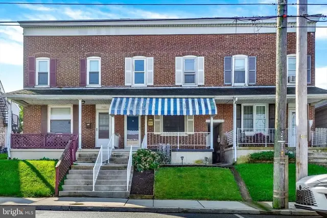 1582 W King St, York