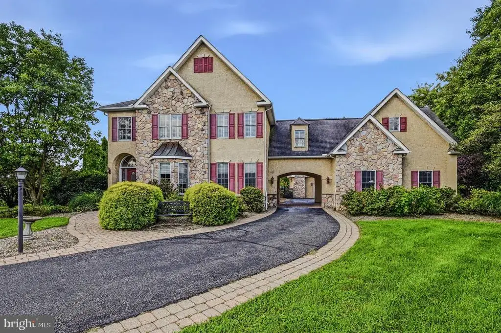 264 Regent Cir, OXFORD