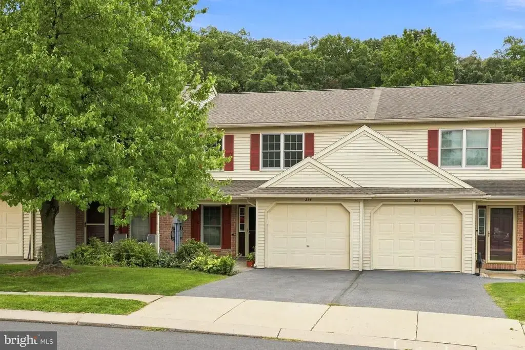 366 Crosswinds Dr, LITITZ