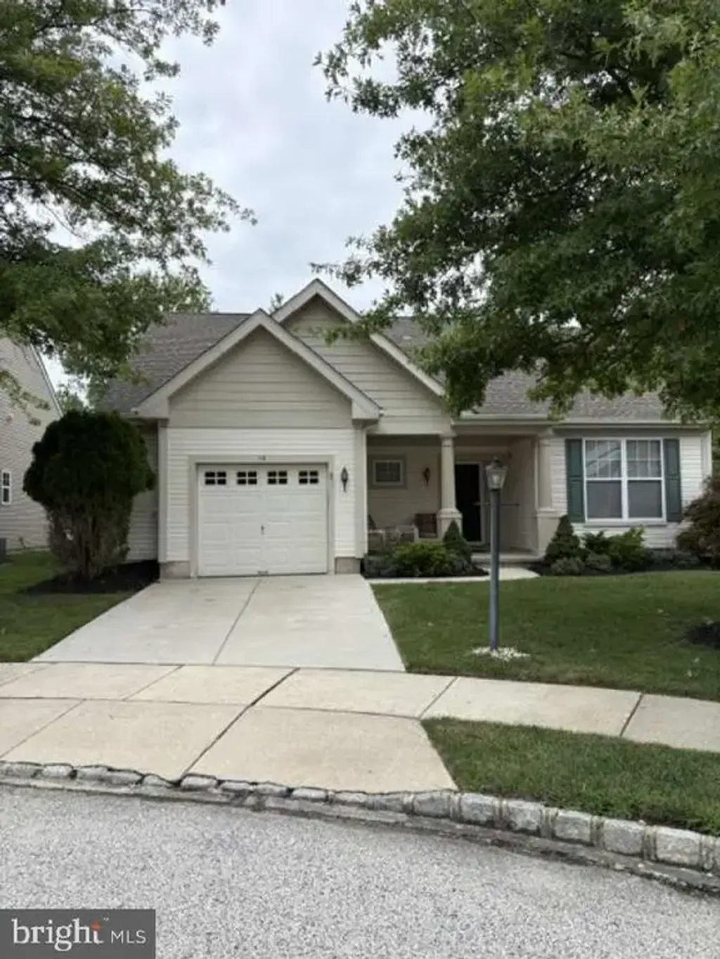 12 Iris Ct, MARLTON