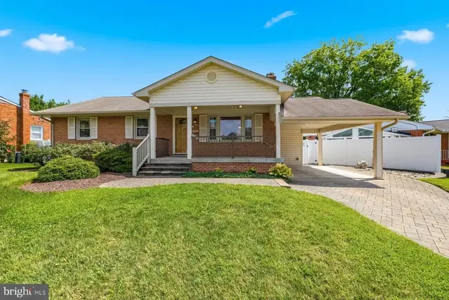 802 Young Pl, Frederick