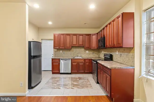 5446 Walnut St #2nd Floor, Philadelphia