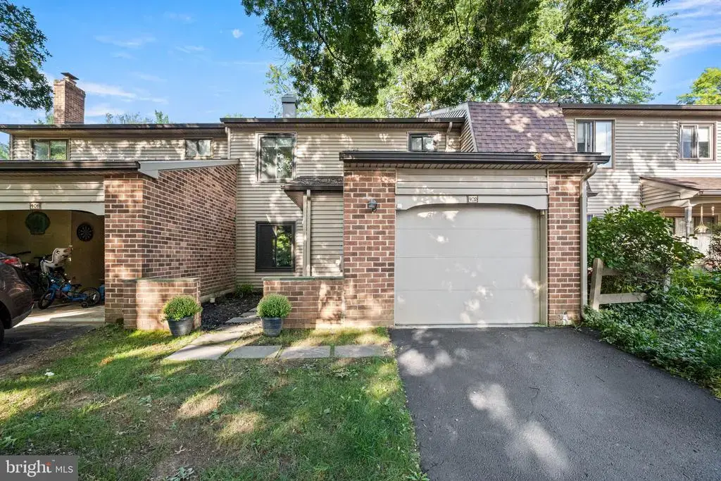 402 Danor Ct, CHESTERBROOK