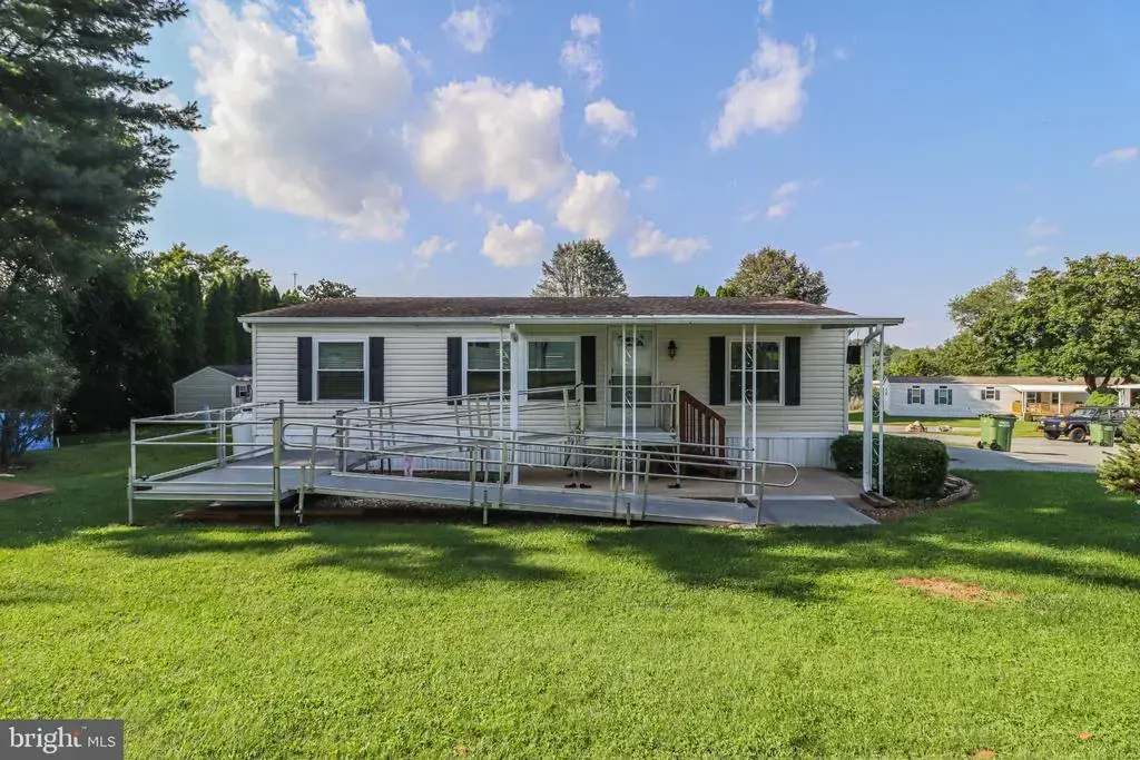 123 White Tail Ln, WINDSOR