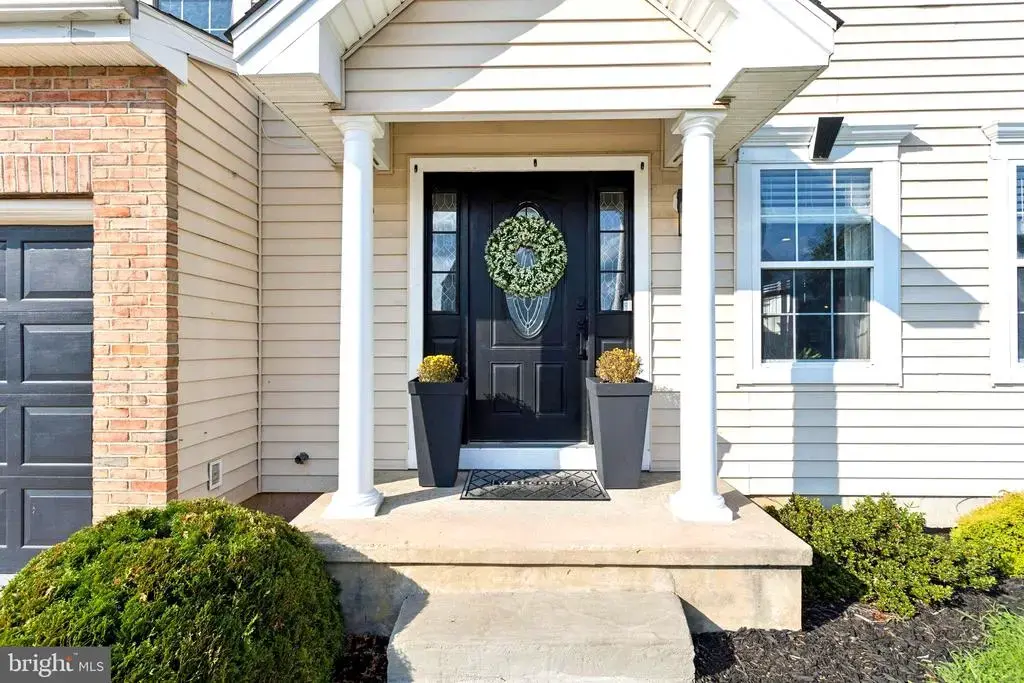 75 Bentwood Dr, WESTAMPTON