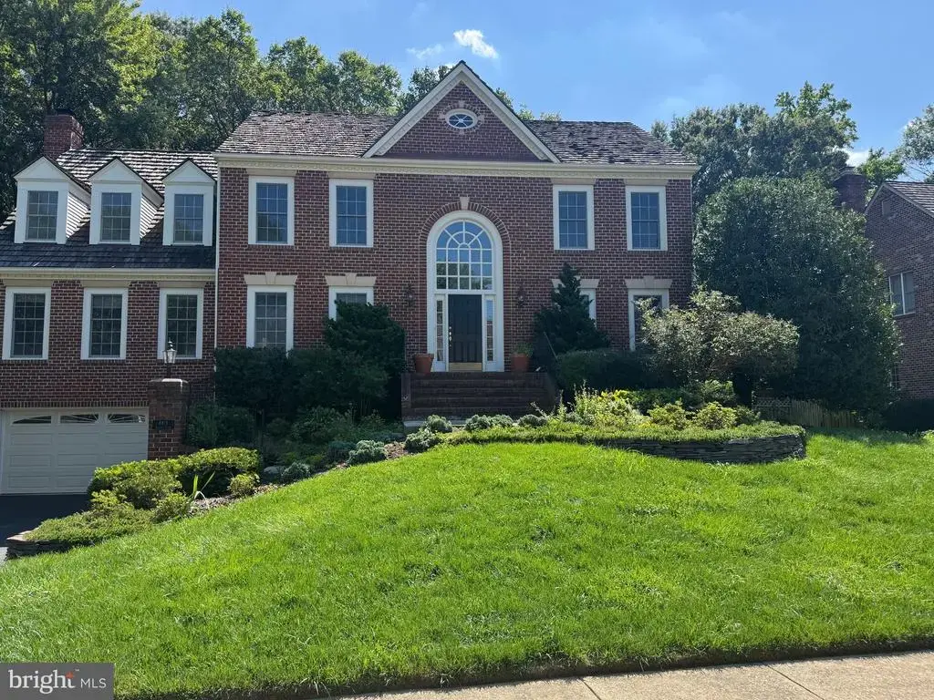 8811 Surrey Ct, ALEXANDRIA