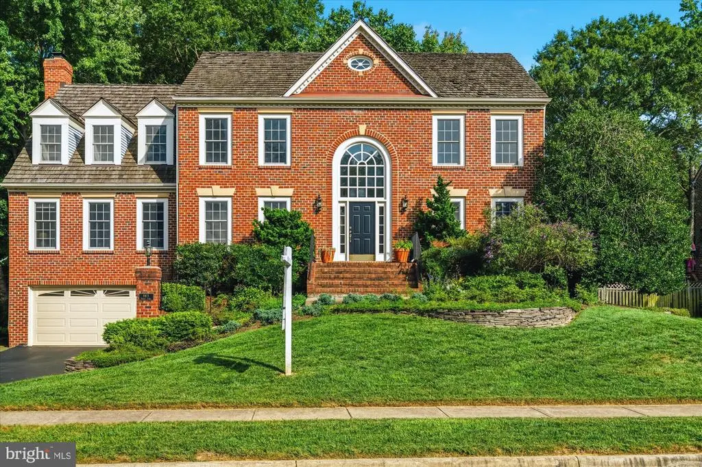 8811 Surrey Ct, ALEXANDRIA