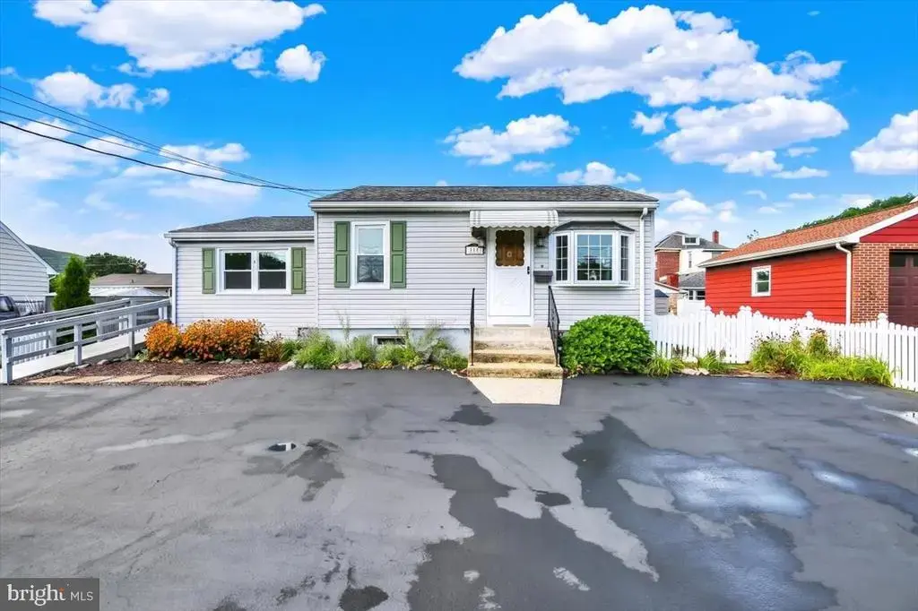 216 Vesper Ave, READING