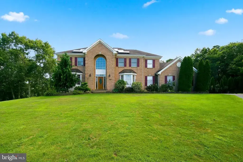 240 Kristine Ave, MANAHAWKIN