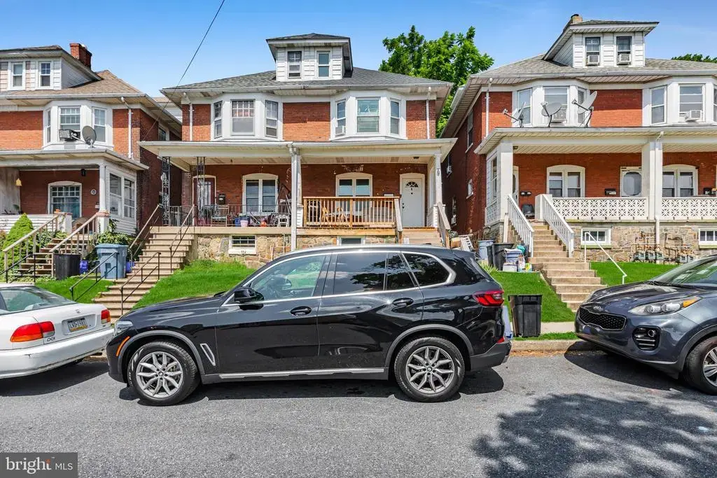 1225 Russell, FOUNTAIN HILL