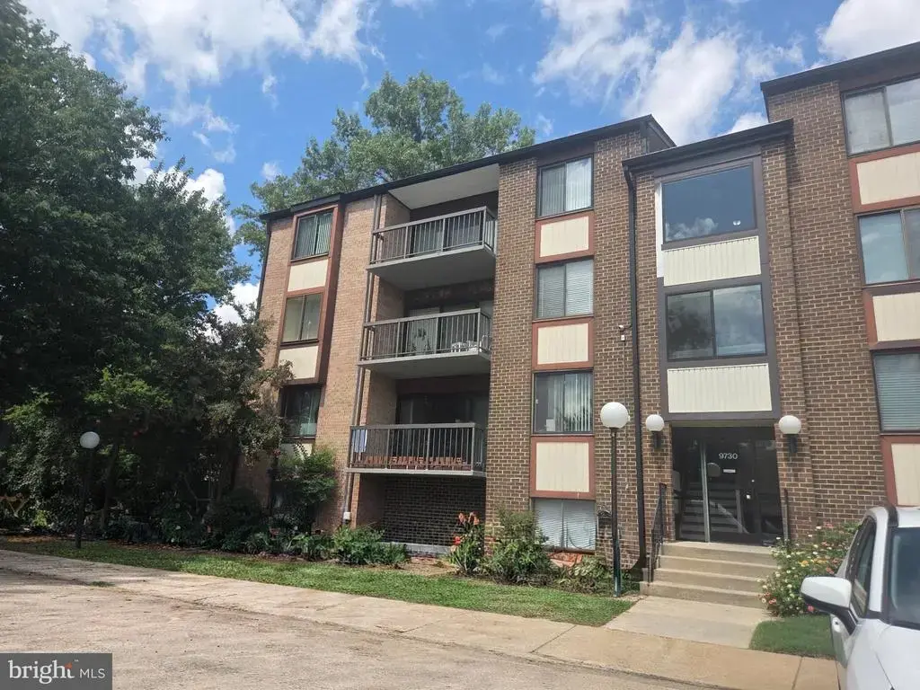 9730 Kingsbridge Dr #301, FAIRFAX