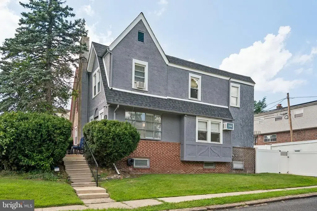 251 W Essex Ave, LANSDOWNE