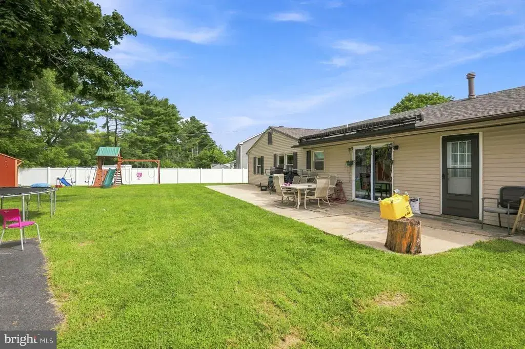 97 Triangle Ln, WILLINGBORO