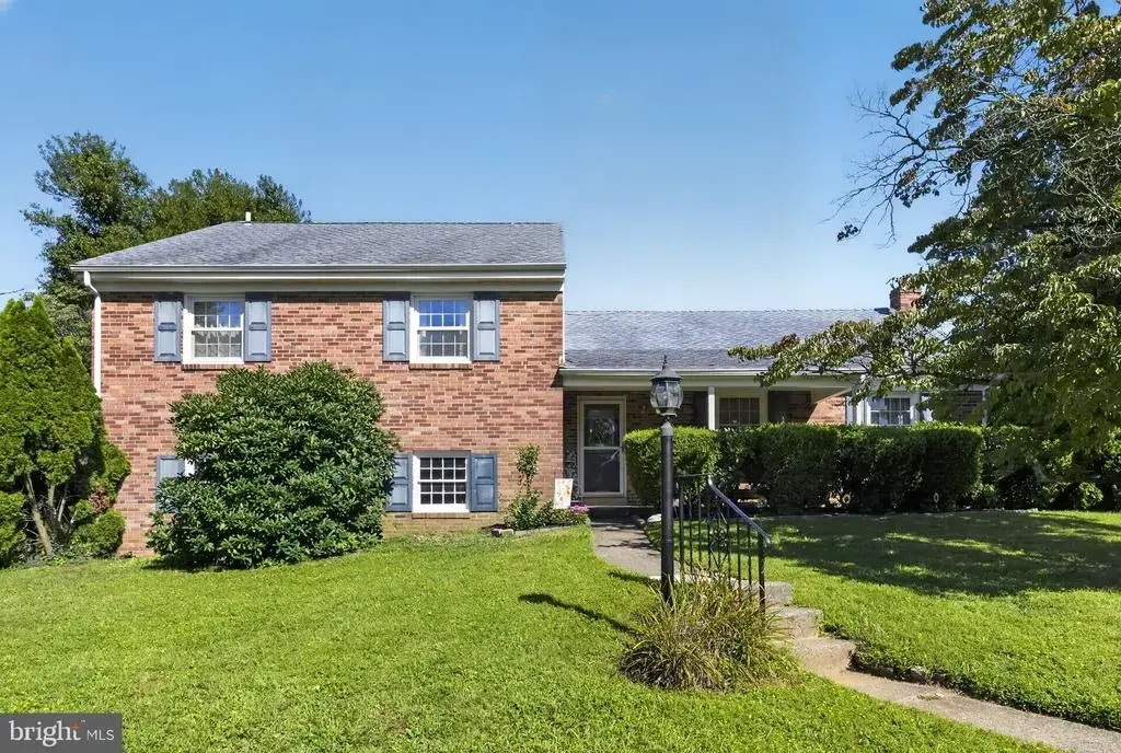 76 Snyder Ln, SPRINGFIELD