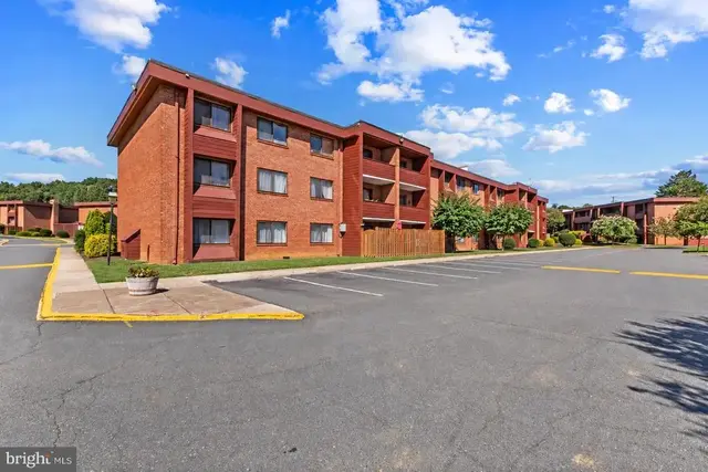 1511 S George Mason Dr #23, Arlington