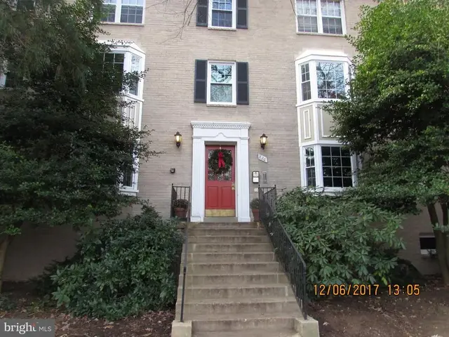 808 S Arlington Mill Dr #303, Arlington