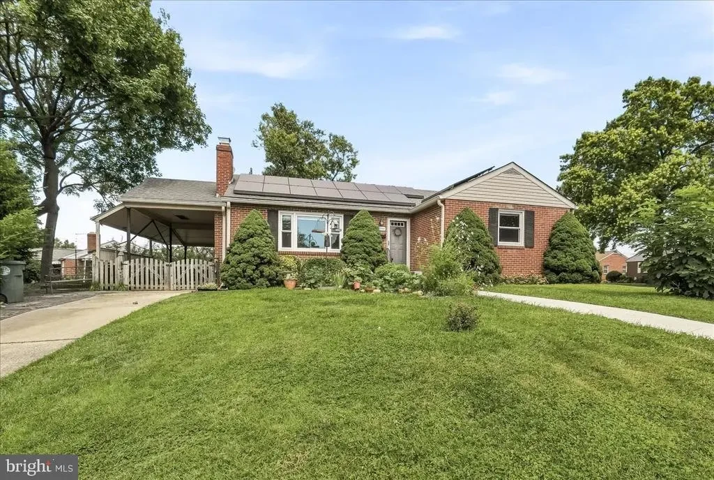 902 Pine Ave, FREDERICK