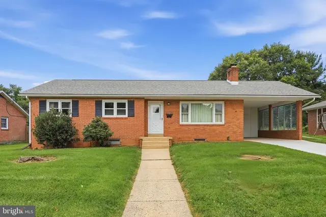 227 Wyngate Dr, Frederick