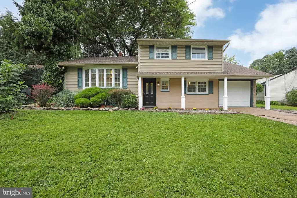 405 Narragansett Dr, CHERRY HILL