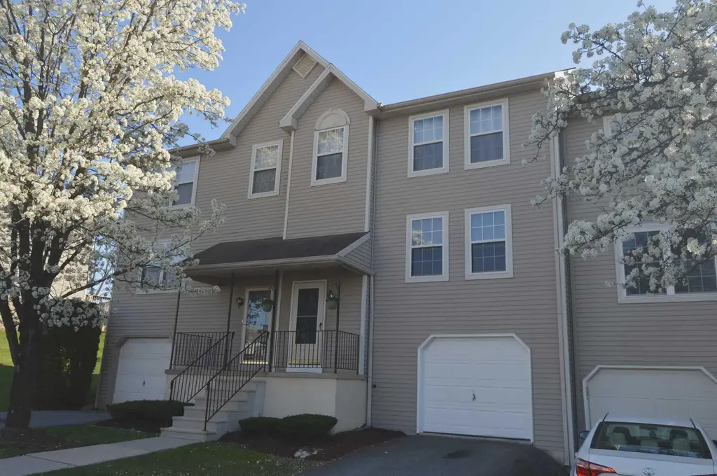 11-5 Cranberry Ridge, READING