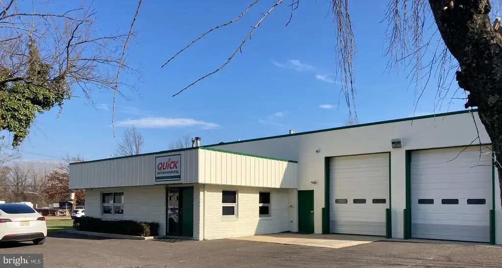 61 Cunningham Ave, HAMILTON