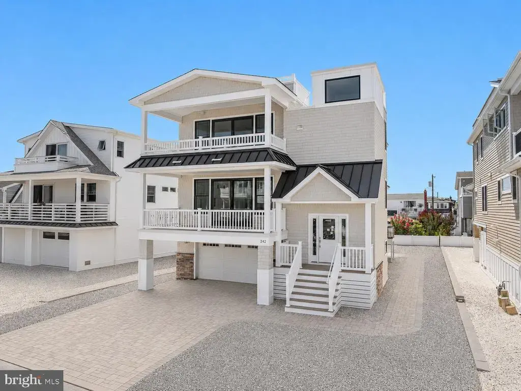 242 N 8th St, SURF CITY