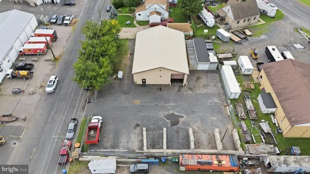7011 Beaver Dam Rd, LEVITTOWN