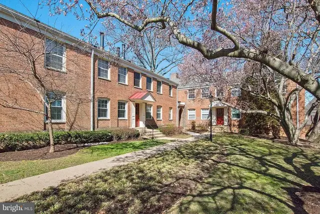 2409 Arlington Blvd #101, Arlington