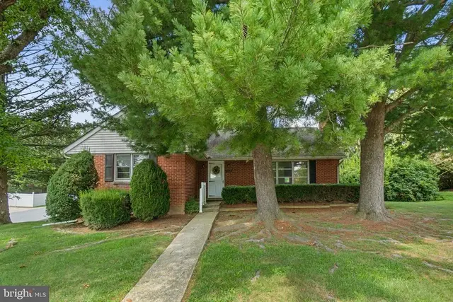 724 William Ave, Westminster