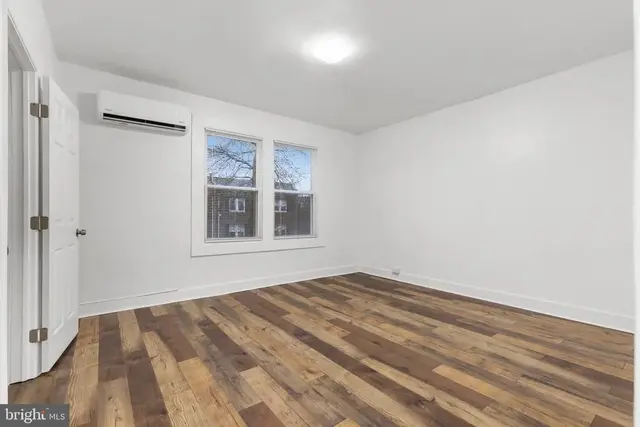 1512 Isherwood St Ne #4, Washington