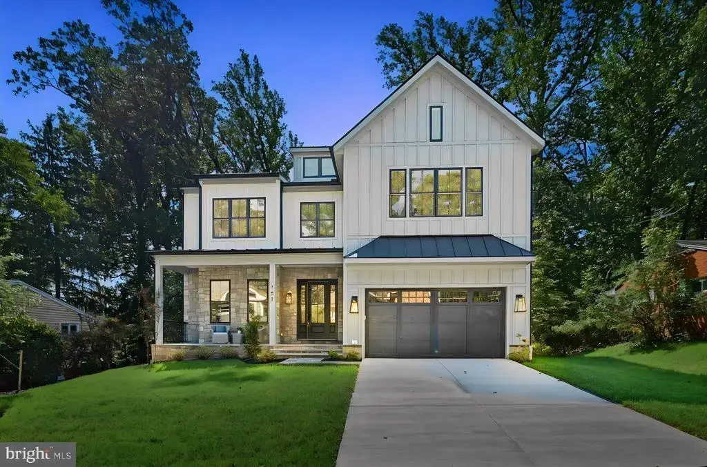 107 Yeonas Drive Se, VIENNA