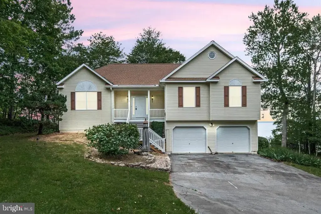 1753 N Independence Dr, MONTROSS