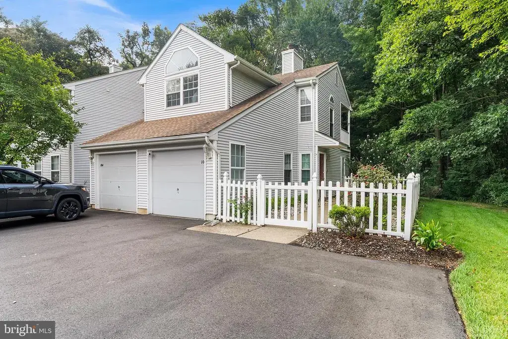 106 Birch Hollow Dr, BORDENTOWN