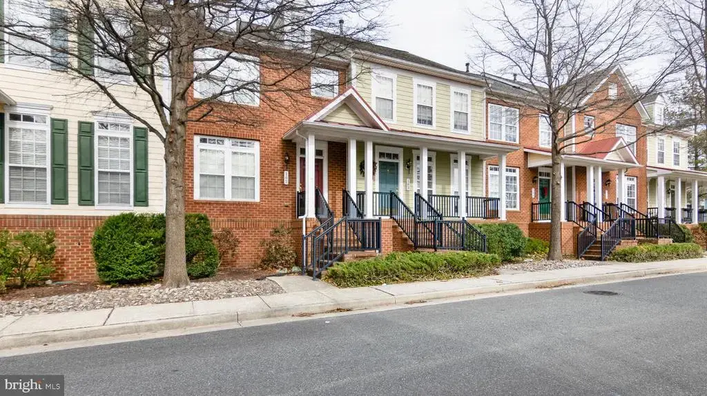 300 Dixon St #102, EASTON