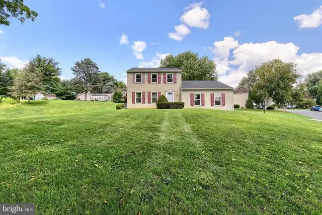 2204 Fenwick Ave, Mechanicsburg
