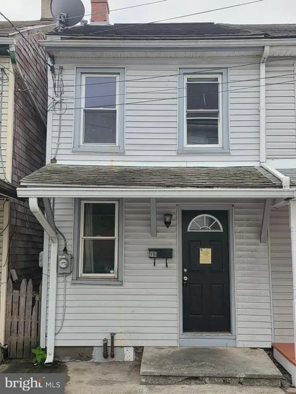 916 Elizabeth St, LEBANON