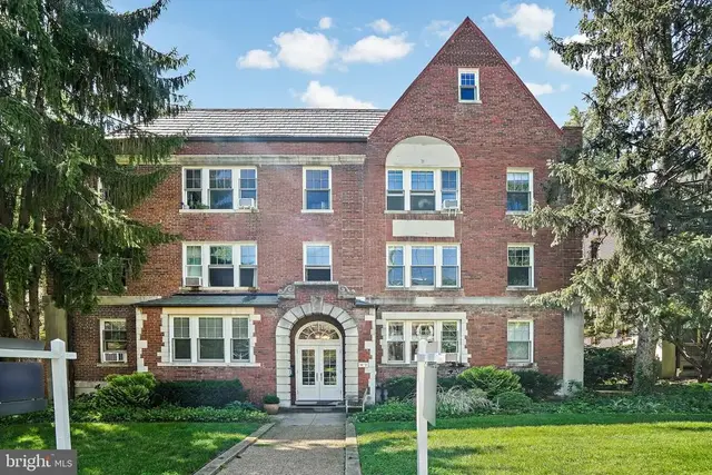 3018 Porter St Nw #201, Washington