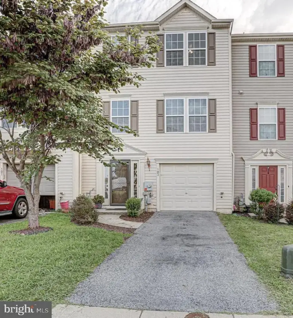 103 Summer Dr, SMYRNA