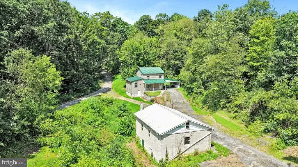 18 Church Ln, PINE GROVE