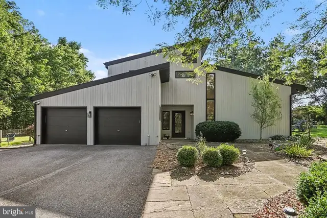 524 Saw Mill Rd, Mechanicsburg